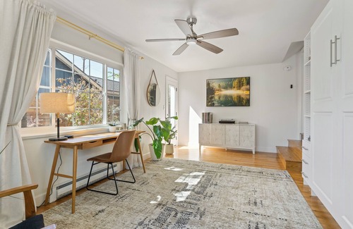 Old Southwest House | Central Family & Work Friendly House w Backyard