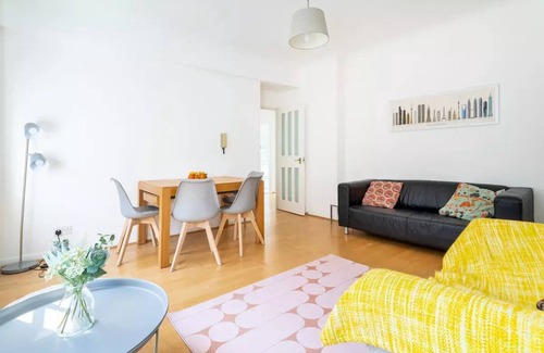 Marylebone Apartment | Central flat in lovely Candover street