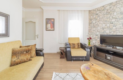 Antalya City Centre Apartment | Central Flat w Balcony 10 min to MarkAntalya Mall