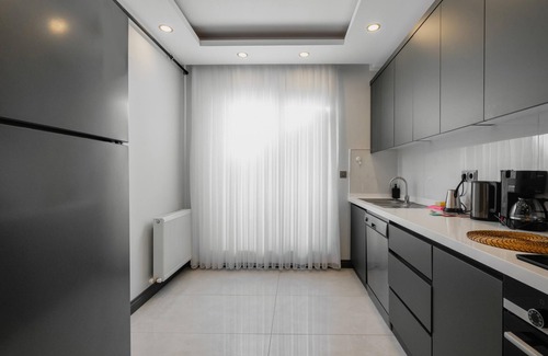 Lara Apartment | Central Flat w Balcony 5 min to Lara Beach