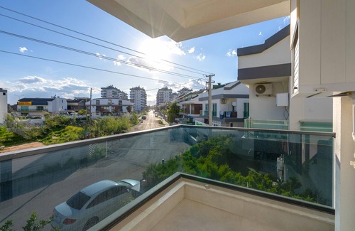 Lara Apartment | Central Flat w Balcony 5 min to Lara Beach