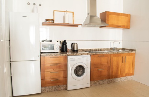 Distrito Centro Apartment | Central floor of 123 m. with parking, air-conditioned, wifi, next to the town hall.