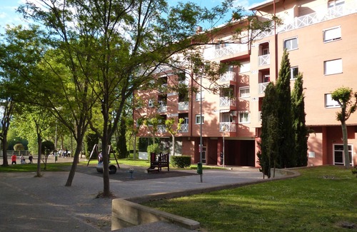 Logrono Historic Centre Apartment | Central, free parking, pets allowed