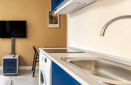 Fatih Apartment | Central, Furnished Studio 5 min to Coast in Fatih