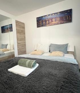 Iasi Apartment | Central Garden Palace Iasi