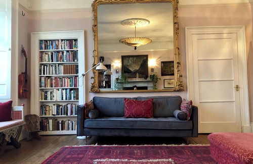 Edinburgh Apartment | Central Georgian Home with Parking, Art and Antiques