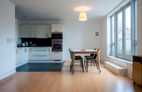 Bristol Floating Harbour Apartment | Central gorgeous flat with parking