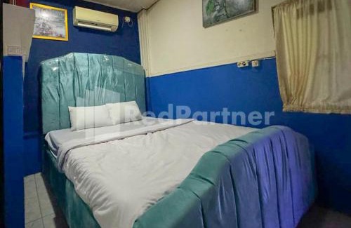 Cilacap Hotel | Central Guest House 2 & Bar Cilacap Mitra RedDoorz
