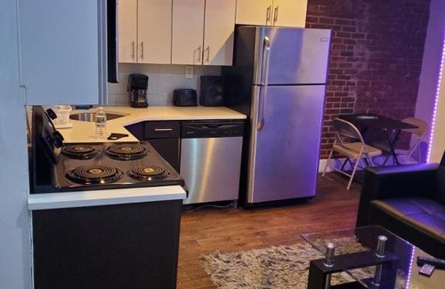 Harlem Apartment | Central Harlem Oasis- LED House