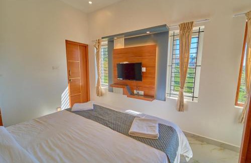 Wellington House | Central Homestay Ooty by VOYE HOMES Family-Friendly Budget Stay with Valley And Mountain Views
