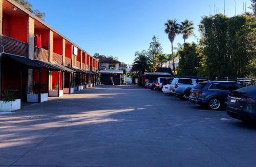 Long Jetty Hotel | Central Jetty Motel