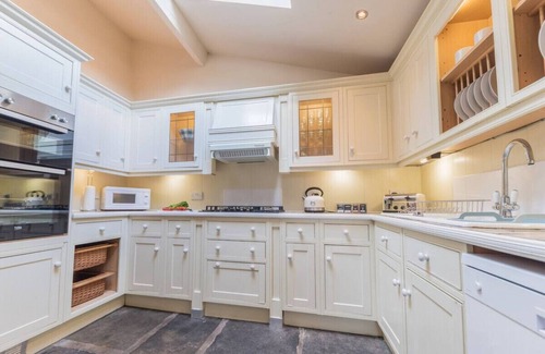 Kendal House | Central Kendal Georgian home, private courtyard & free parking
