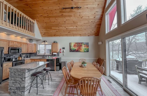 Thayerville House | Central Lake House with Private Dock! Walk to Area Hot Spots!