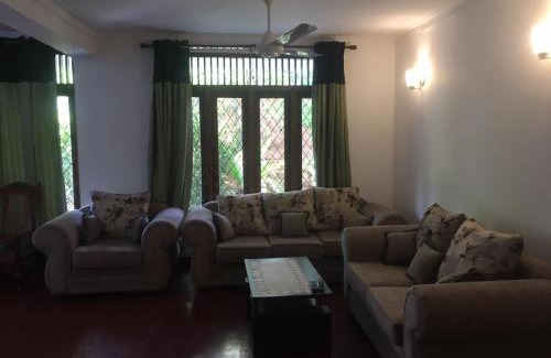Sri Jayawardenepura Kotte House | Central residence Rajagiriya-Entire House