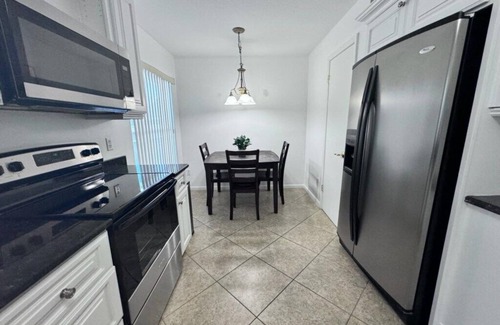 Indian Wells House | Central Located Pool Home near Disney & Malls