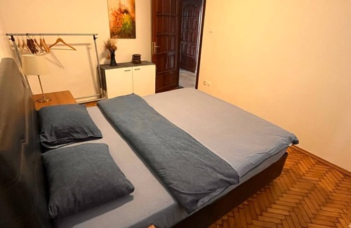 Inegeul Apartment | Central Located, Quiet and Large Flat in Cihangir / Taxim