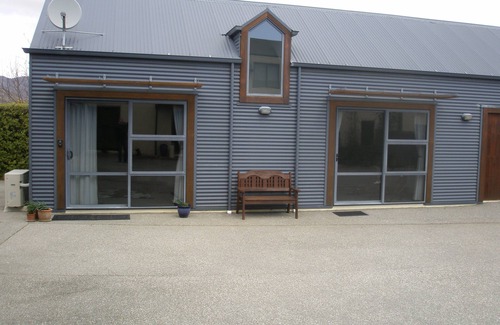 Lowburn Cottage | Central location, close to town amenities, sleeps 3 ,no pets, no children.