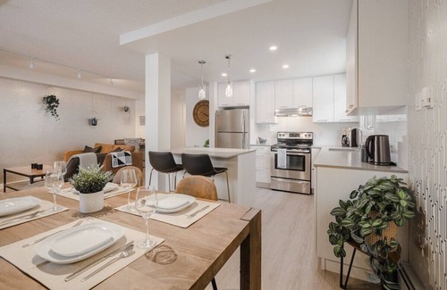 Connaught Apartment | Central location, fitness facilities, king beds