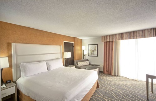 South Portland Hotel | Central Location: Free Airport Shuttle and Free Parking | Indoor Swimming Pool