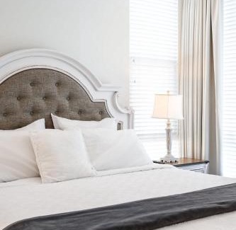 Airport Area House | Central Location Master Bedroom w Shared Bathroom