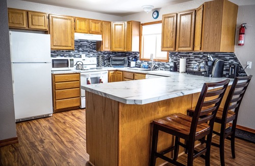 Scenic Foothills House | Central Location, Private Yard, Modern and Comfy Furnishings, Family Friendly