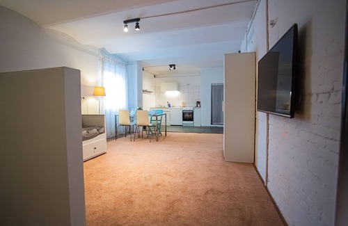 Saint Georg Apartment | Central loft style apartment near the Alster