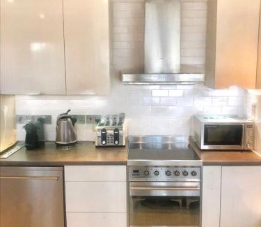 Hoxton West Apartment | Central London Flat