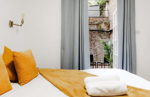 Bryanston and Dorset Square Apartment | Central London flat in Marylebone by Regents Park