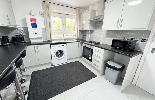 Whitechapel Apartment | Central London Flat – Bright, Modern 2-Bed Apartment.