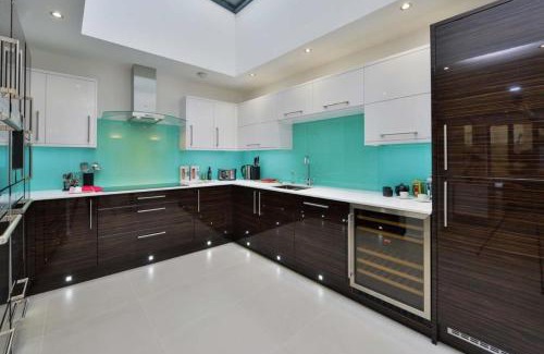 Mildmay Apartment | Central London Luxury 4 Bed Home