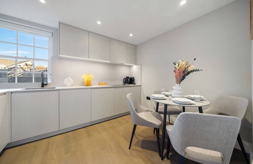 Hampstead House | Central London NEW Lux 2BR/2BA House