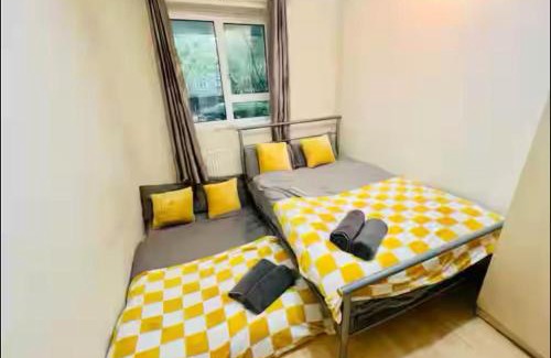 Somers Town House | Central London Room Sleeps 4