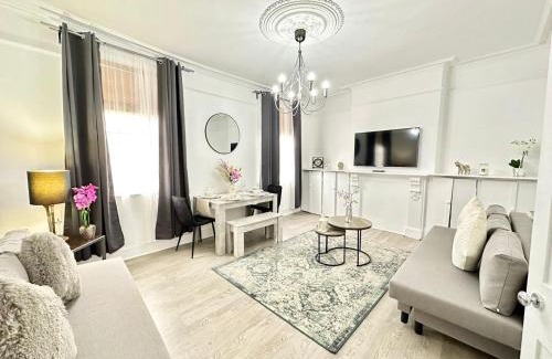 Askew Apartment | Central London Two Bedroom Apartment