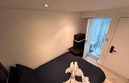 Kennington House | Central London Zone1 Room - Bath
