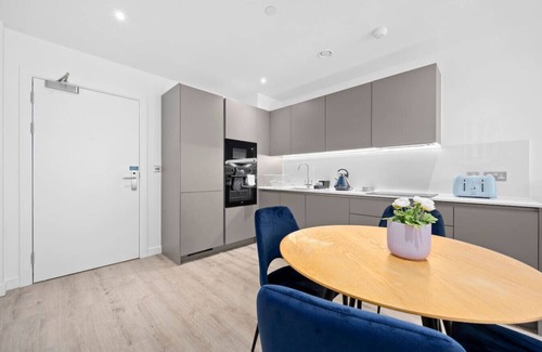 Salford Apartment | Central: Luxurious Chique Two Bedroom Apartment