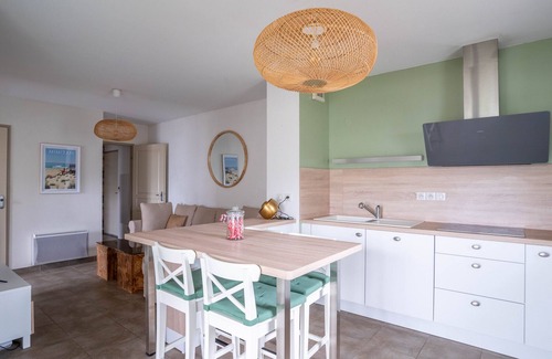 Mimizan Apartment | Central Mimizan Apartment for 4, Near Ocean & Lake, Patio, Parking, Cleaning Included
