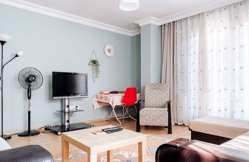 Umraniye Apartment | Central Modern Flat, 7 min to Metropol Mall