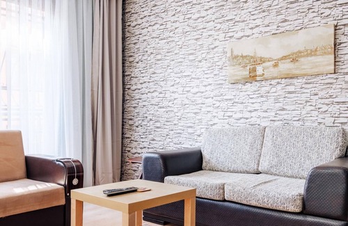Umraniye Apartment | Central Modern Flat, 7 min to Metropol Mall