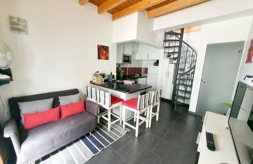 Olhao House | Central, one-bedroom duplex near the sea. Free Wi-Fi