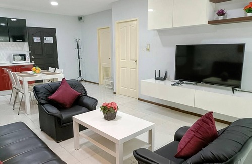 Patong Apartment | Central Patong apartment, close to everything!