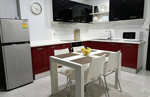 Patong Apartment | Central Patong apartment, close to everything!
