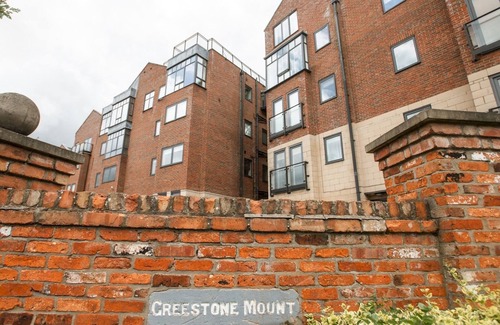 Lincoln Apartment | Central Penthouse Apartment/Pass The Keys