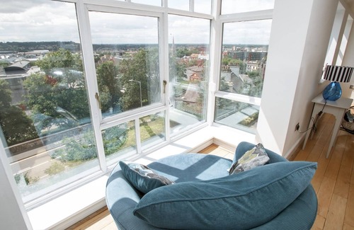 Lincoln Apartment | Central Penthouse Apartment/Pass The Keys