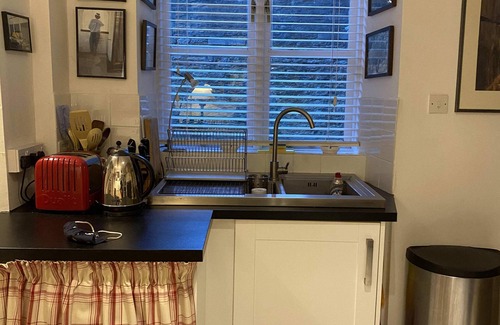 Tetbury House | Central Period Cottage with Parking - Market Place,Tetbury Cotswolds