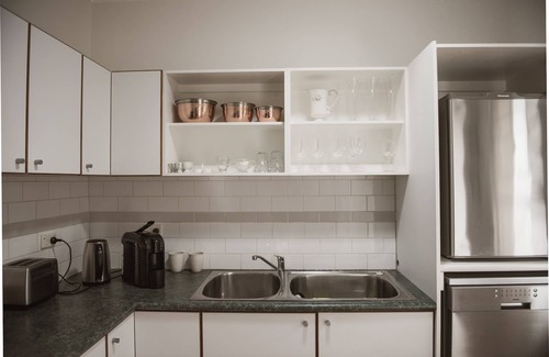 Orange House | Central, pet friendly! Walk everywhere in the Orange CBD
