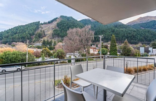 Queenstown City Centre Apartment | Central QT | 5 min walk to town