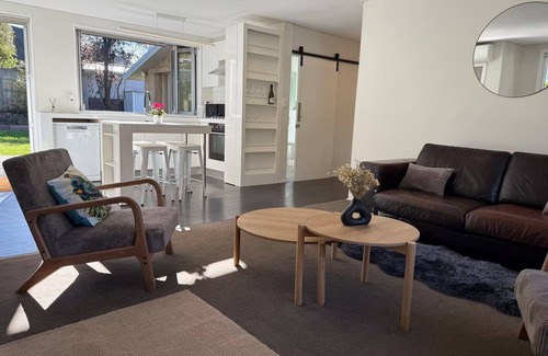Queenstown House | Central Queenstown home, cosy & sunny. Newly renovated, beautiful alpine views.