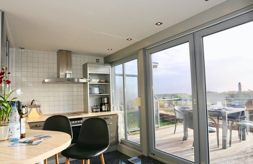 Juist Apartment | Central, quiet maisonette apartment with tidal flat view - for families & couples