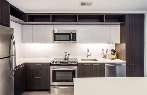 Reston Apartment | Central Reston w/Shops, Events & Parks | Heart of Reston
