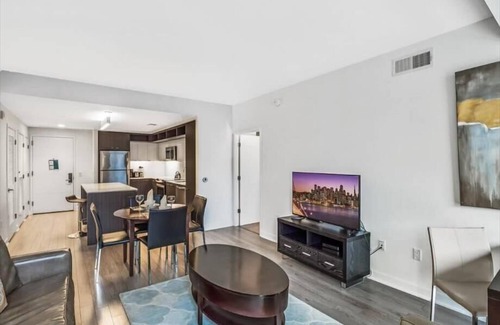 Reston Apartment | Central Reston w/Shops, Events & Parks | Heart of Reston